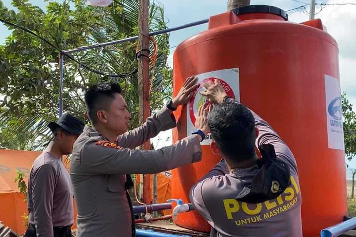 STIK Students Build Borewell for Residents in North Aceh
