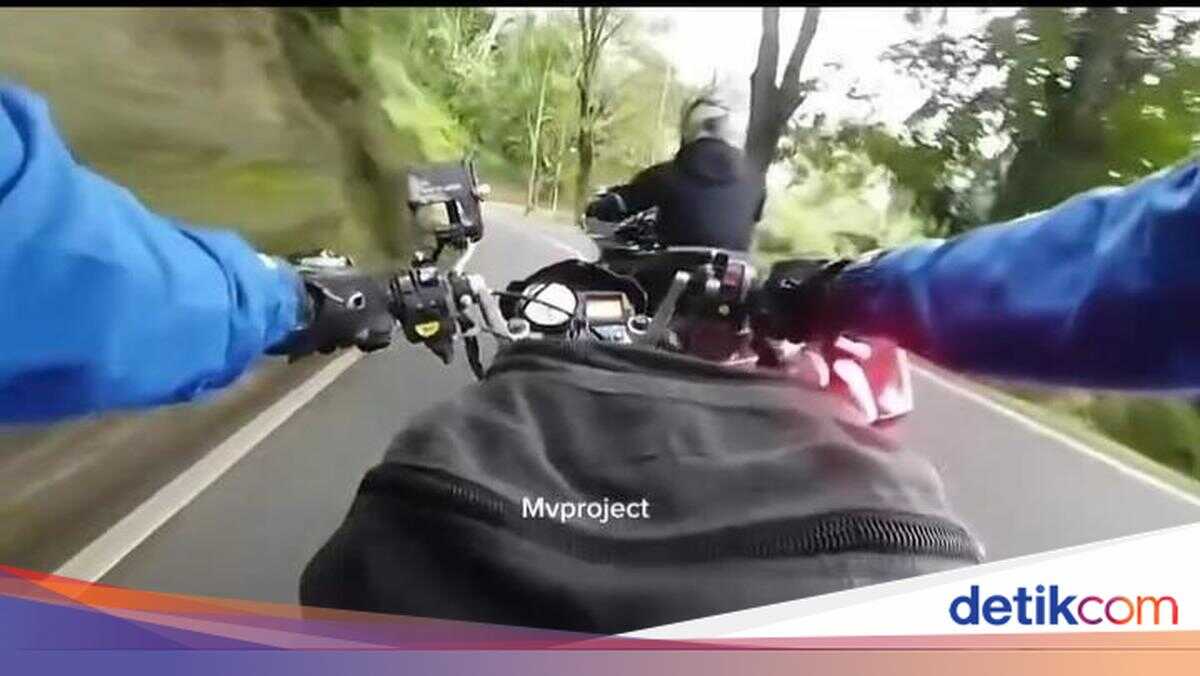 Motorcyclist in Cianjur Falls Into Ravine After Big Bike Cuts Lane and Brakes Suddenly