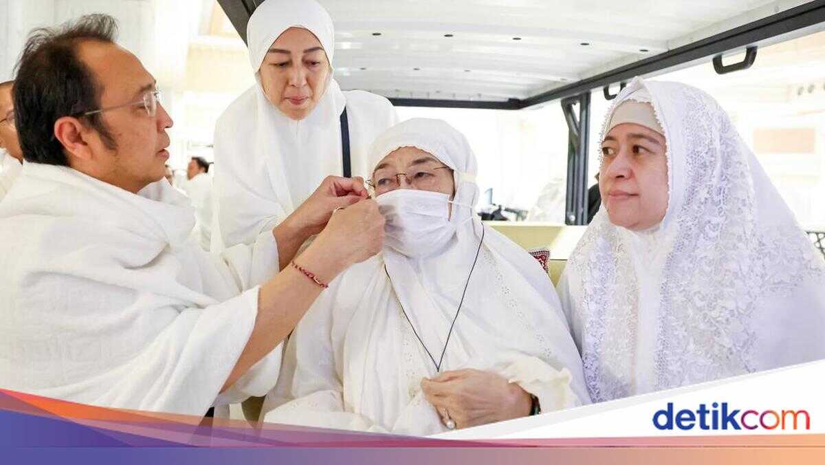 Warm Moments of Megawati During Umrah with Family, Prananda Helps with Tahalul
