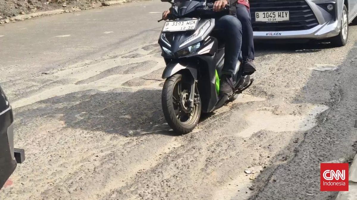 43 Pothole Points on Ciputat-Jakarta Route, 5 Accidents in One Week
