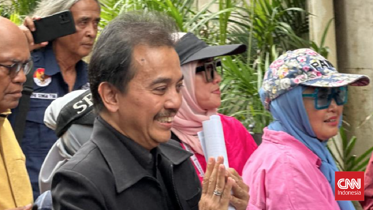 Roy Suryo and Associates Send Letter to Police Inspector General Requesting Jokowi Diploma Case Be Dropped