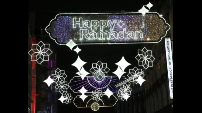 Beautiful, London Streets Adorned with Ramadan-Themed LED Lights