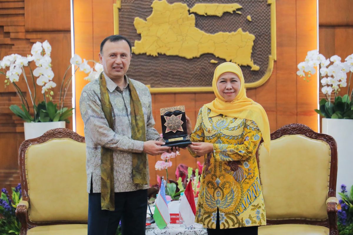 East Java explores sister province cooperation with Samarkand