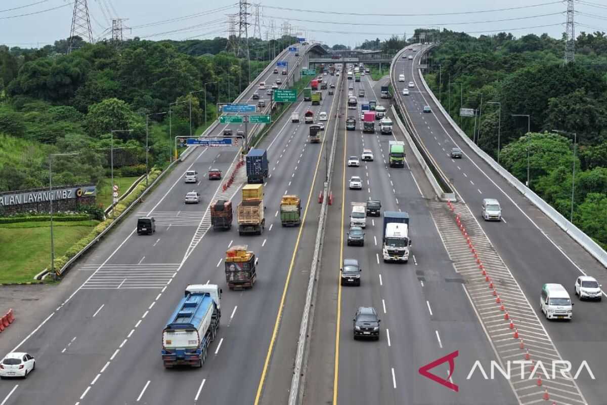 44,918 Vehicles Leave Jakarta via MBZ Elevated Toll Road on H-3 Before Lunar New Year