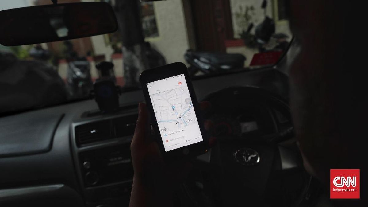 Police Investigate Viral Video of Couple Engaging in Indecent Acts in an Online Taxi