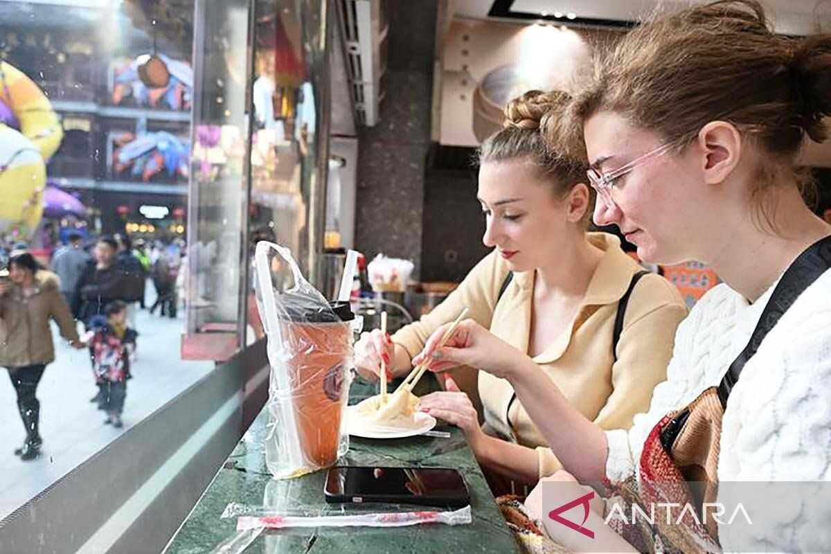 China Implements Visa-Free Policy for British and Canadian Citizens