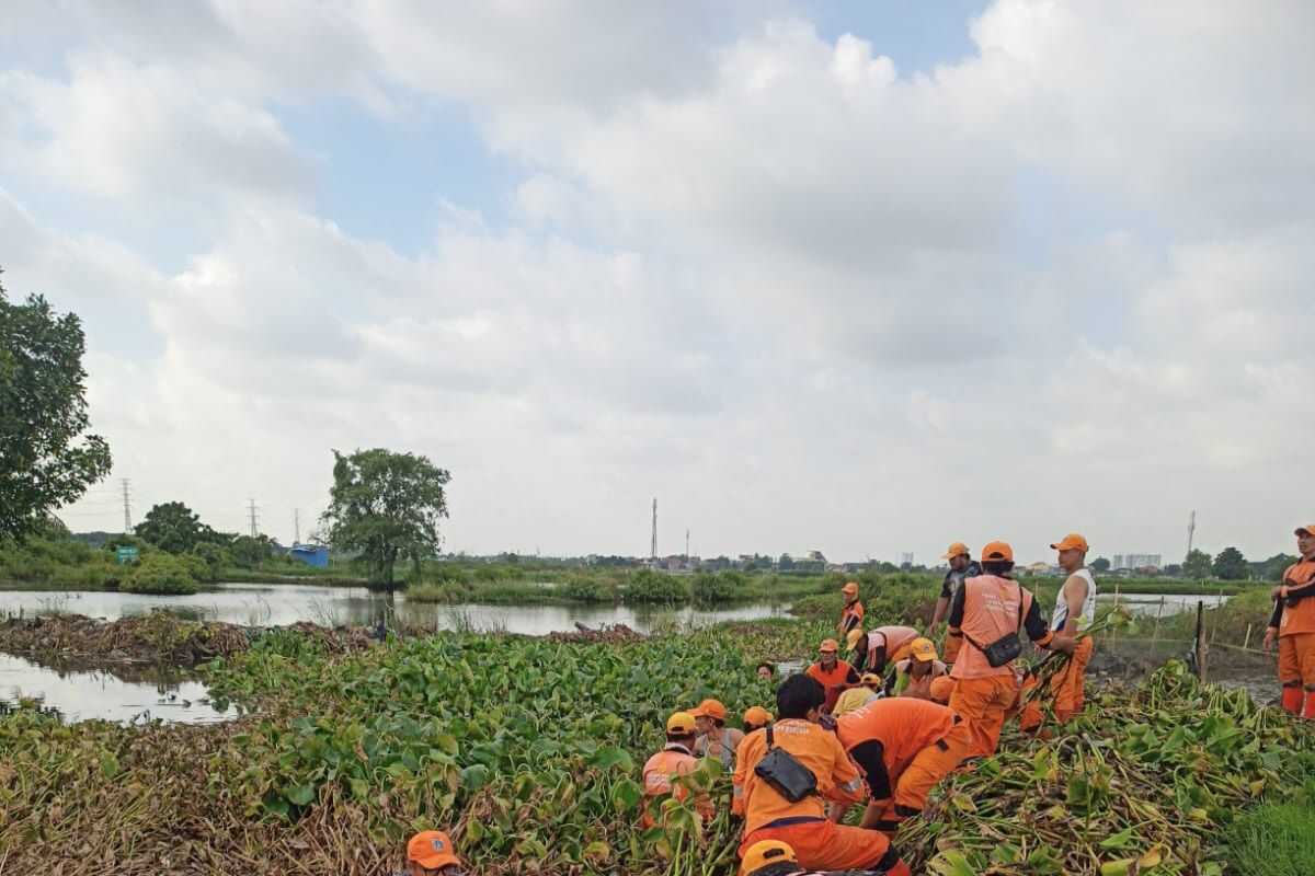 North Jakarta Water Resources Agency Dredges 15 Reservoirs and Waterways to Optimise Capacity