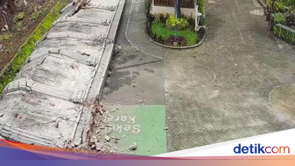 Police Confirm No Casualties in Wall Collapse at SMPN 182 South Jakarta
