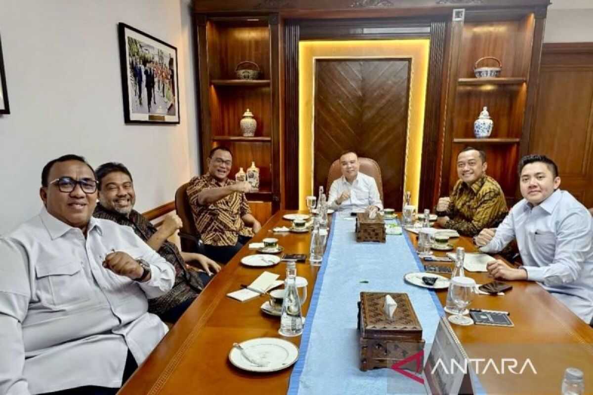 Economic News Roundup: Prabowo to Attend May Day, BKPM to Meet Huayou