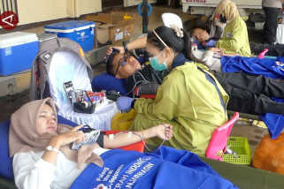 South Kalimantan Police Distribute 1,000 Food Parcels to Workers Ahead of Labour Day