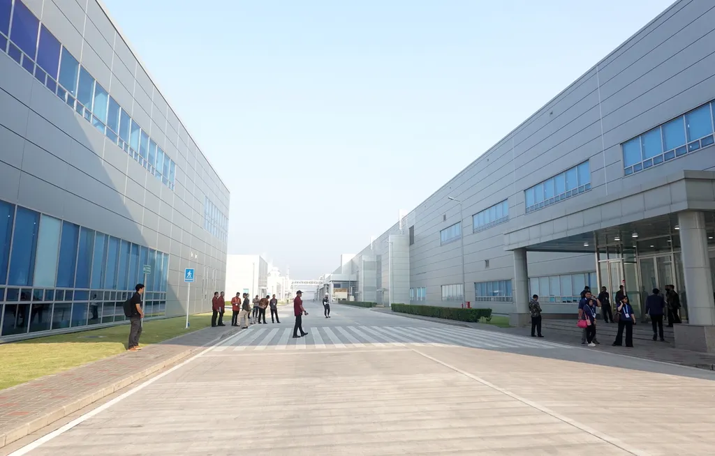 LG Energy Solution Not Fully Withdrawing from Indonesia, Government Says Chinese Firm Huayou to Replace Role in Battery Projects