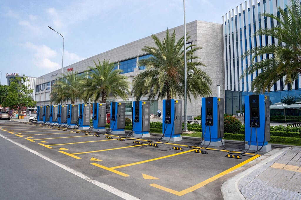 Government Opens EV Charging Station Development to Private Sector