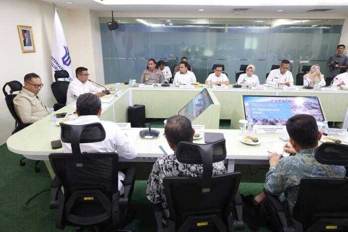 Banten Governor and Deputy Investment Minister Lead Meeting to Resolve PT Chandra Asri Investment Dispute
