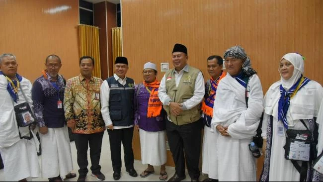 Deputy House Speaker Inspects Hajj Departure Readiness at Kertajati Embarkation