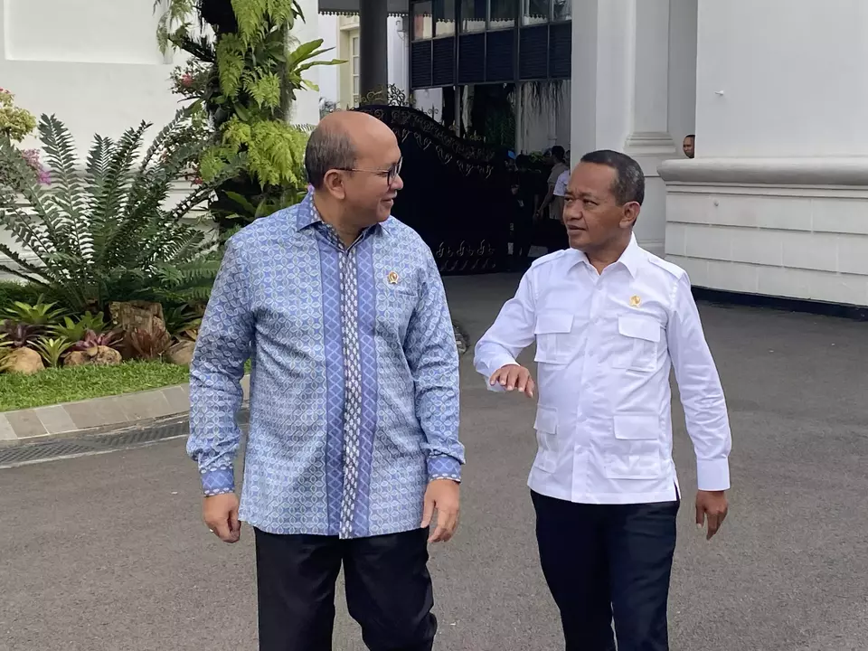 Minister Bahlil Denies LG Withdrew from EV Battery Project, Says Government Cancelled the Deal