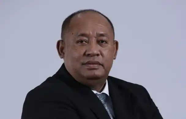 Energy Minister Bahlil Inaugurates Rilke Jeffri Huwae as Director General of Law Enforcement at ESDM Ministry