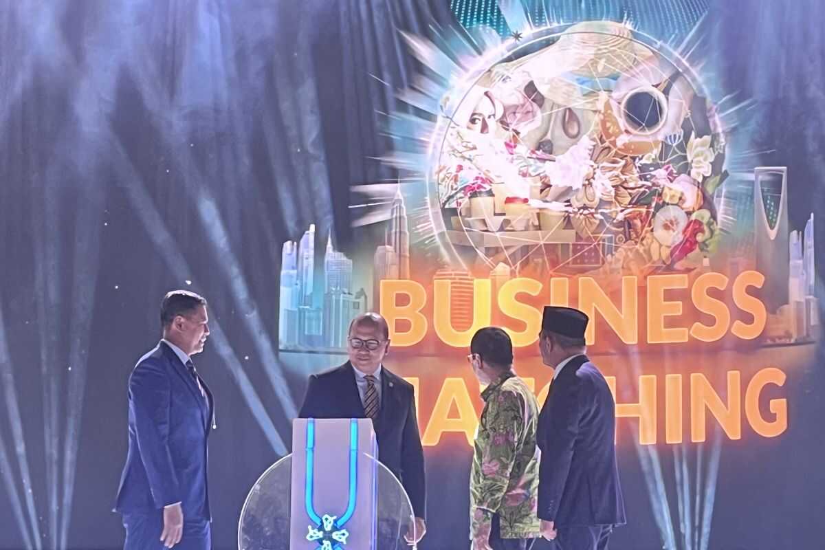 Investment Minister Opens BSI International Expo 2025, Urges Indonesia to Lead Global Halal Economy
