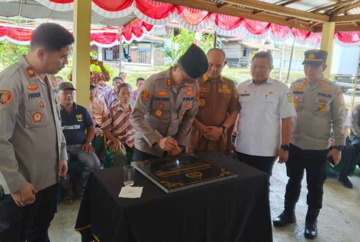 Muba Police Chief Inaugurates Community-Built Partnership Post in Rimba Ukur Village