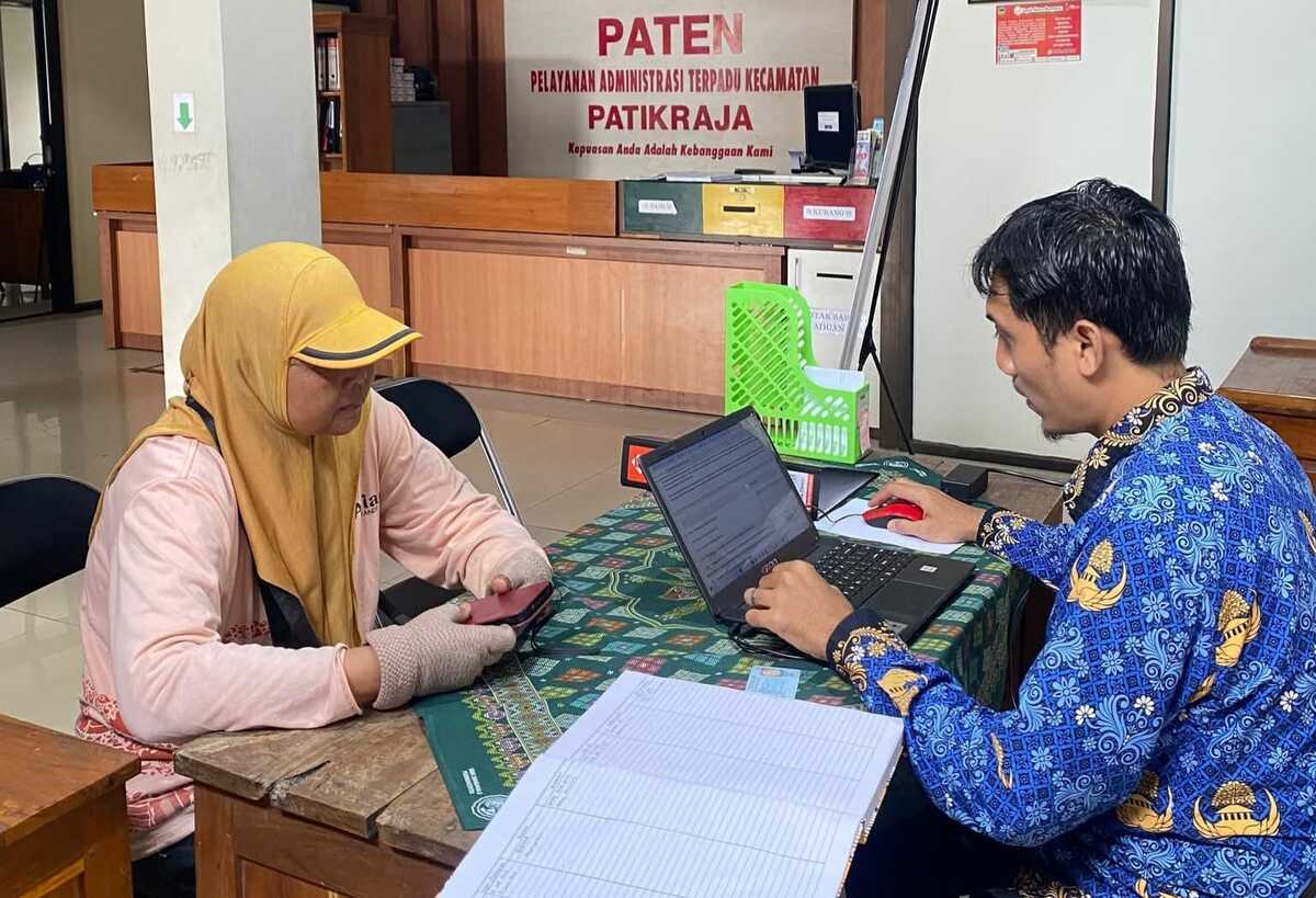 Patikraja Sub-District Launches Gapura Kencana Business Licensing Service to Assist MSME Operators