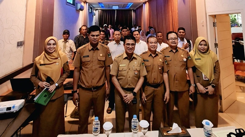 West Sumatra Investment Agency Holds Direct Business Licensing Services in Pesisir Selatan