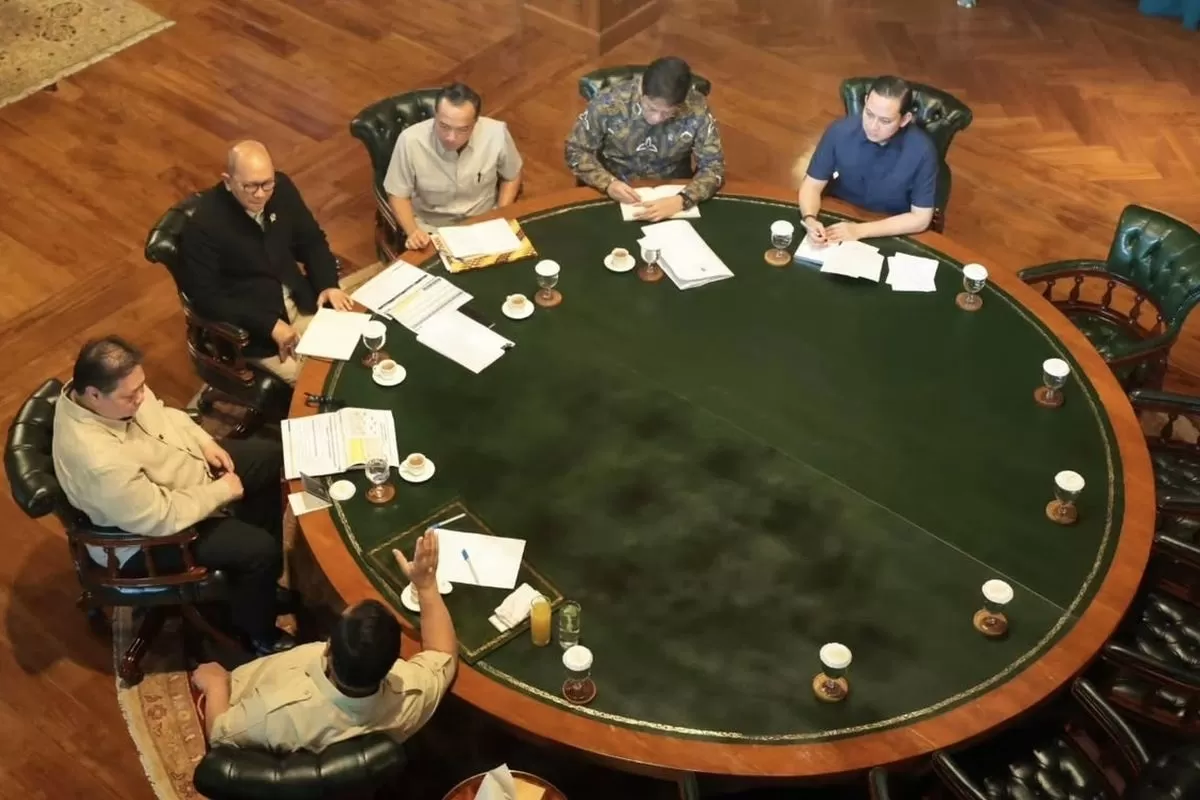 Prabowo Gathers Economic Ministers to Ensure National Interests in US Trade Negotiations
