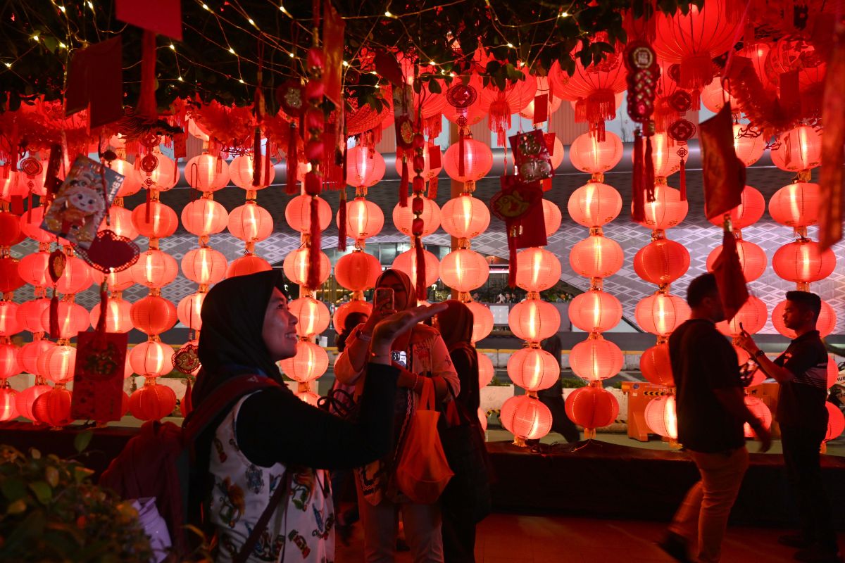 A Look at the Vibrant Chinese New Year Festivals in Jakarta and Surakarta