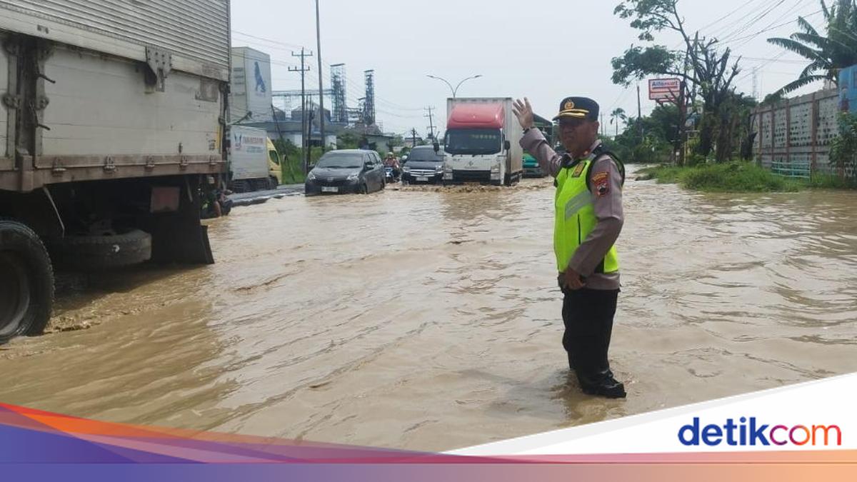 Flooding on North Coast Road Stalls Vehicles, Causes 15 Km Traffic Jam