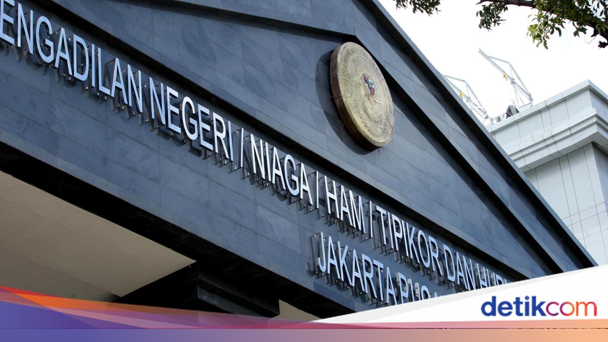 Central Jakarta District Court Judges Convert Detention of Delpedro and Co-Defendants to City Arrest