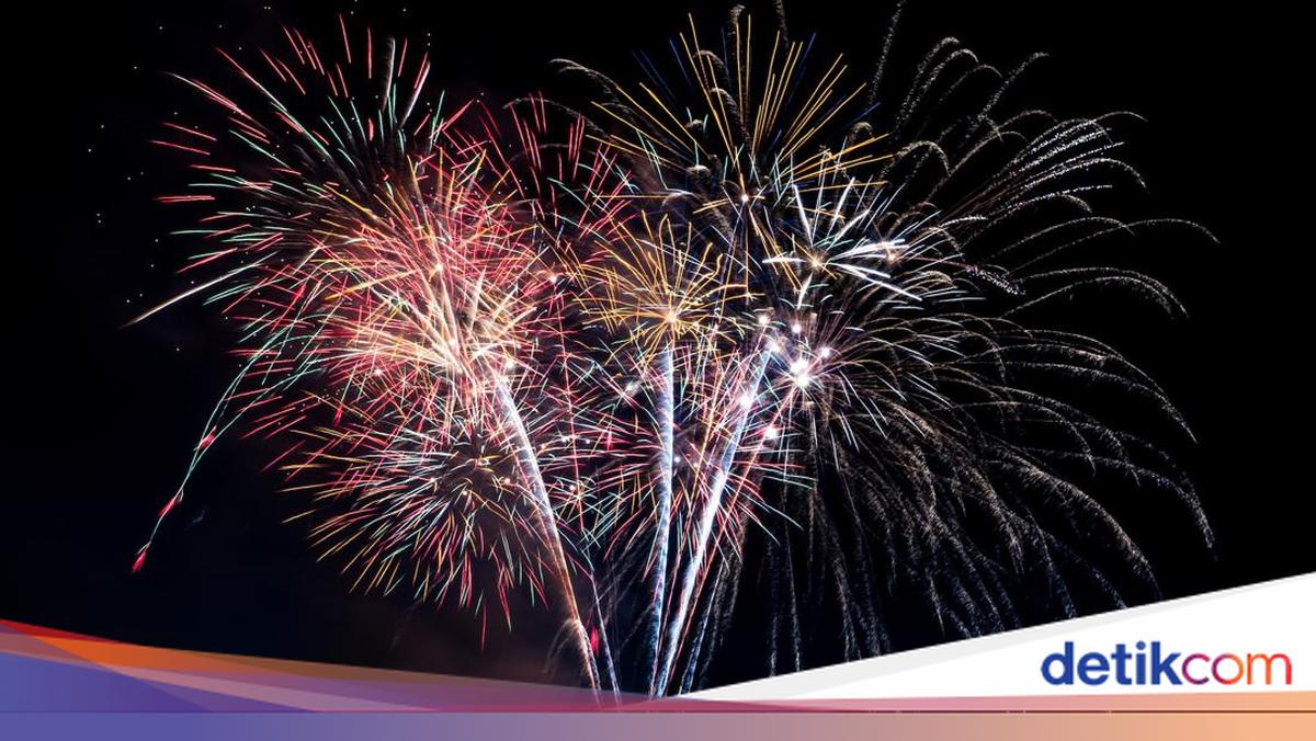 Explosion Rocks Fireworks Shop in China, Killing Eight People