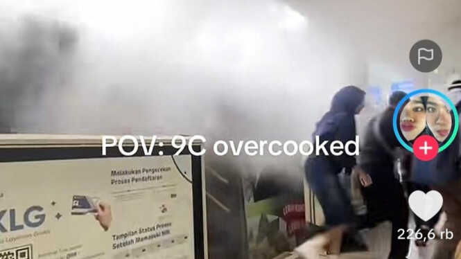 Viral Transjakarta Bus Emits Thick Smoke at Pancoran Stop, Causing Passenger Panic — Here's the Cause