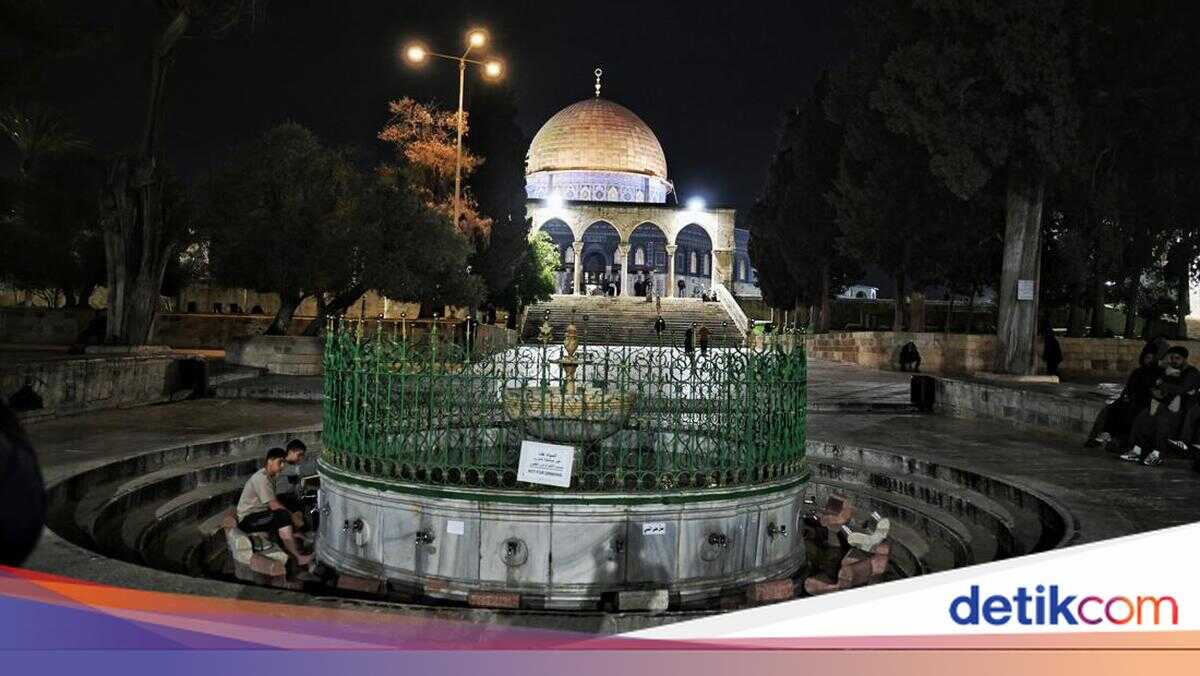 Israel Deploys Police to Al-Aqsa During Ramadan, Palestinian Access Restricted