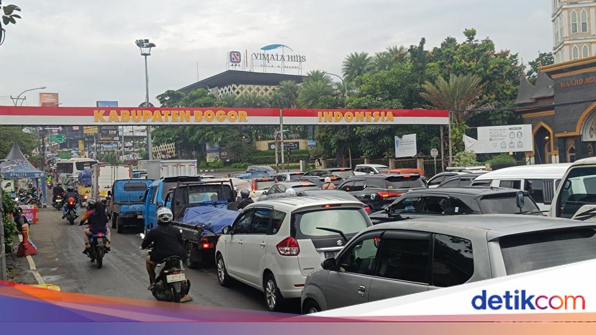 Lunar New Year Holiday: Traffic Heading to Puncak Bogor Heavy This Evening