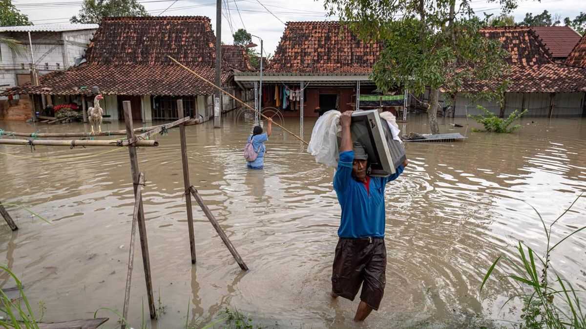 34 Villages in Grobogan, Central Java Submerged by Flooding, 5,214 Households Affected