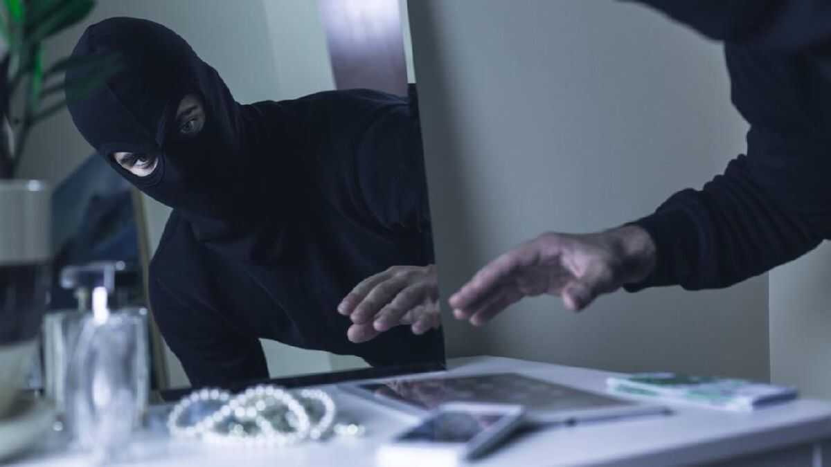 Probolinggo Regent Responds to Theft of Thai Tourists' Luggage at Mount Bromo