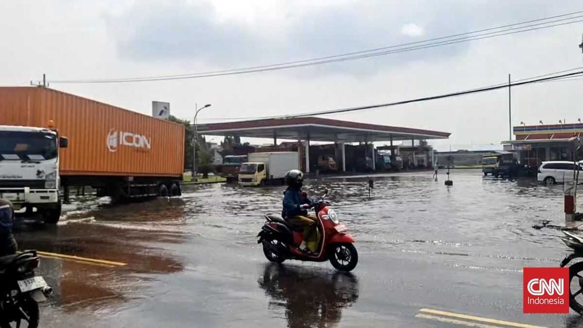 Pump Stations Operated 24 Hours to Tackle Tidal Flooding on Surabaya Coast