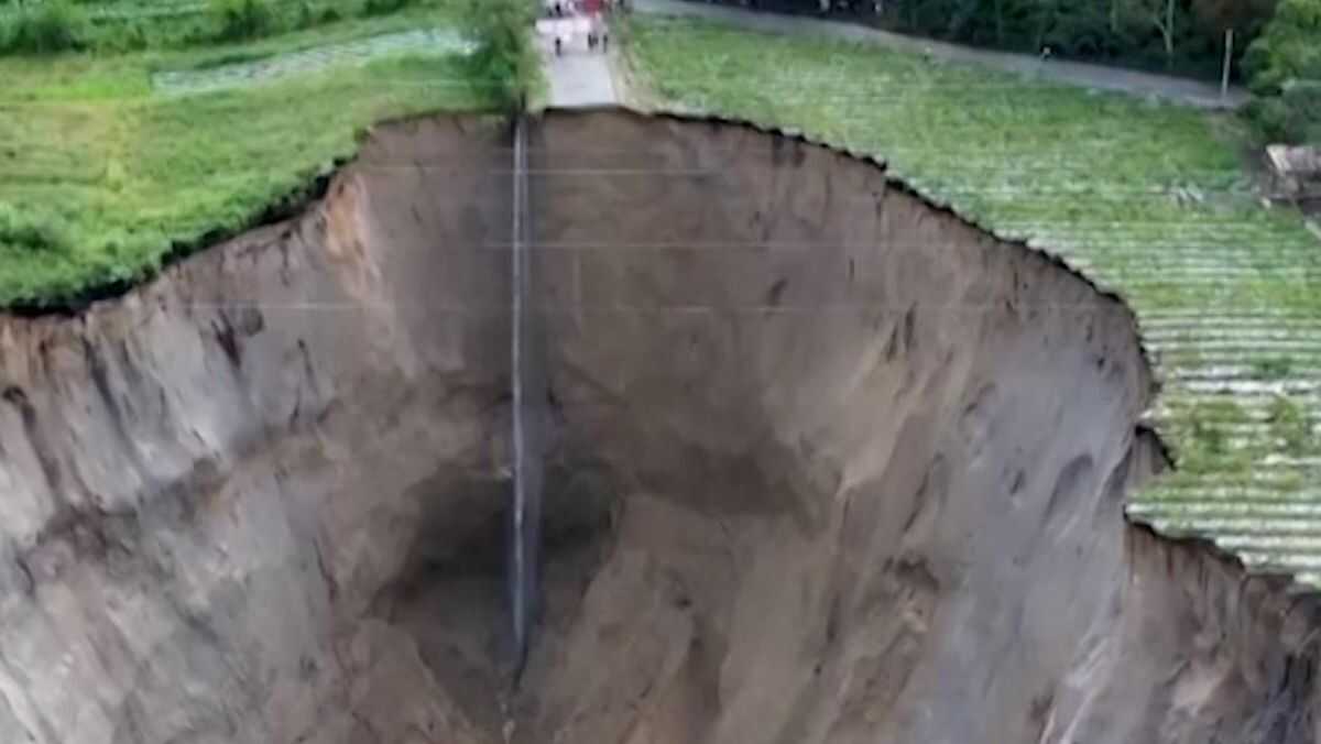 Giant Sinkhole in Aceh Expands to 3 Hectares