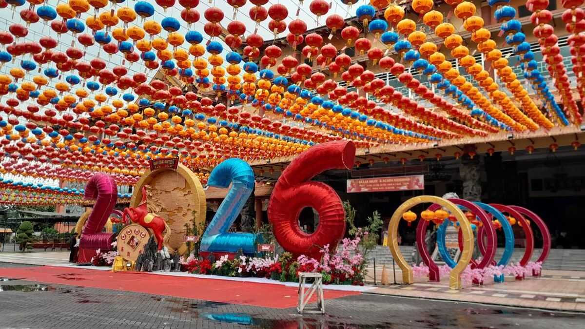 Welcoming Lunar New Year, Maha Vihara Maitreya Medan Prays for World Peace