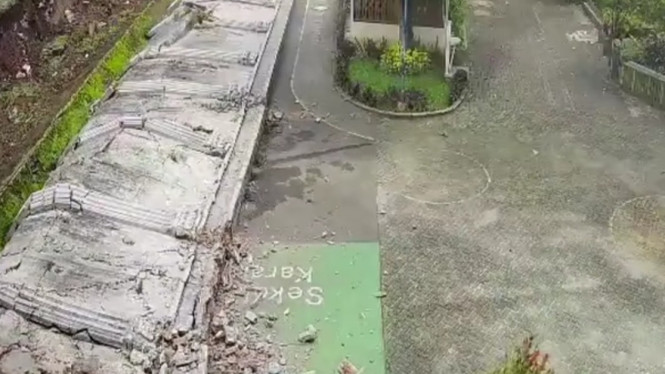 Police Classify Collapse of 65-Metre Wall at SMPN 182 Jakarta as a Natural Mishap