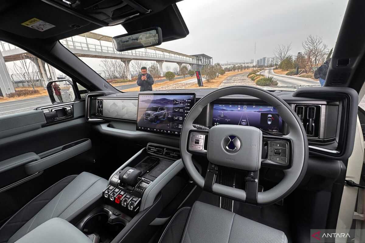 China to Mandate Physical Controls in Vehicles, Reducing Touchscreen Reliance