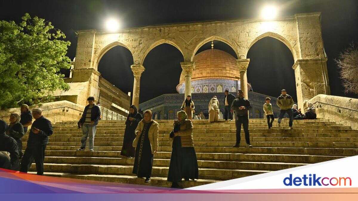 Israel Detains Al-Aqsa Mosque Imam