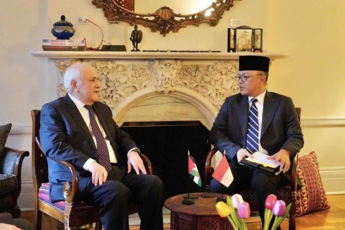 Indonesian Foreign Minister Reaffirms Support for Palestine in Meeting with UN Envoy