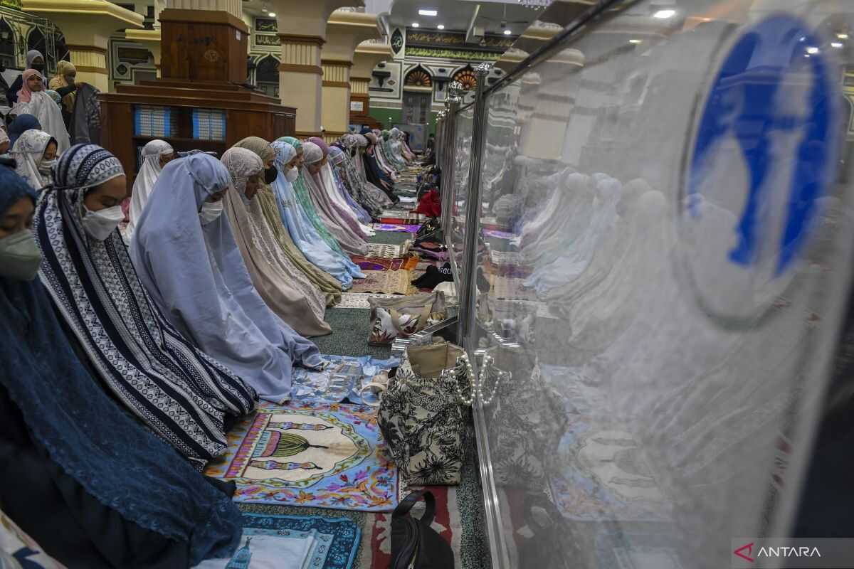 Al-Azhar Grand Mosque Holds Bazaar and Itikaf Retreat Throughout Ramadan