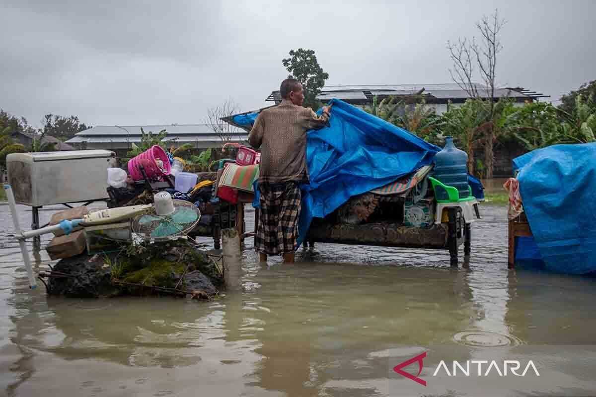 Heavy rainfall leaves 9,736 households across 45 villages in Grobogan affected by flooding