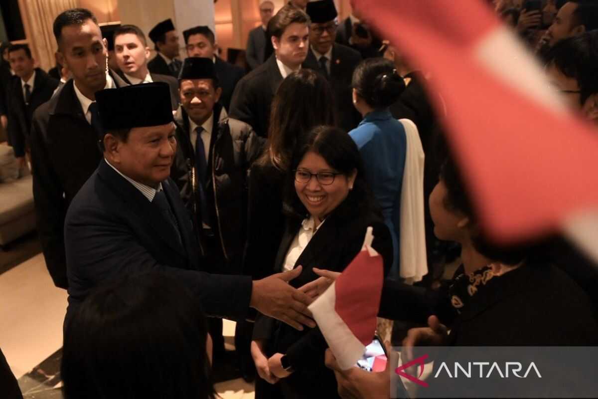 In Washington DC, Prabowo Takes Time to Greet Indonesian Students