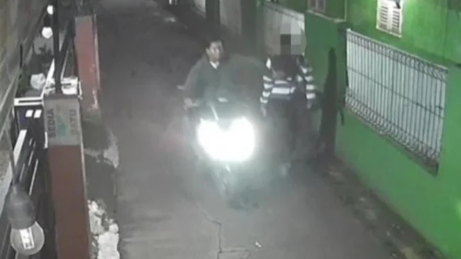 Motorcycle-Riding Breast Groper in Cikarang Bekasi Sparks Public Alarm as Police Launch Manhunt