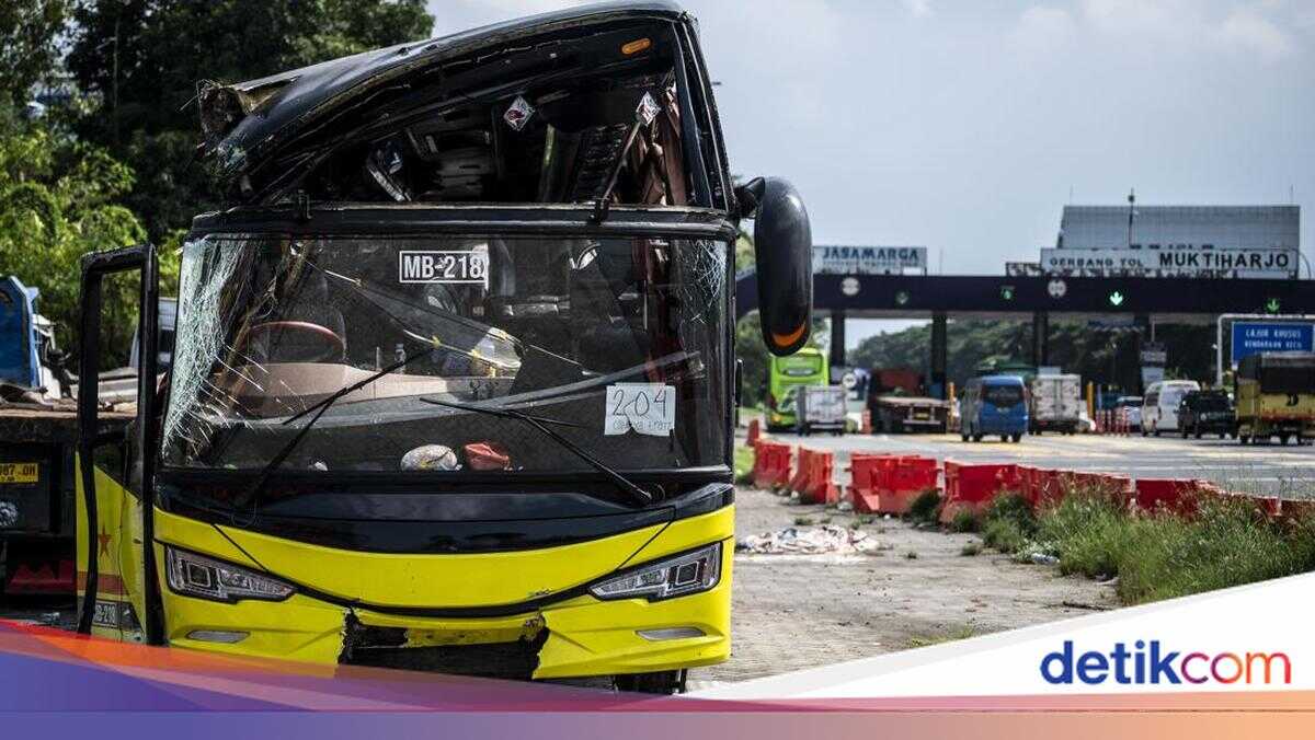 Fatal Krapyak Bus Crash: Police Urge Transport Operators to Reform and Comply with Regulations