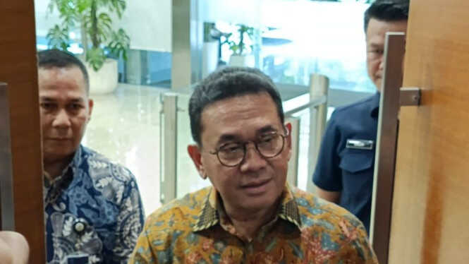 Trade Minister Budi Insists Free Nutritious Meals Programme Stabilises Chicken Prices, Not Raises Them