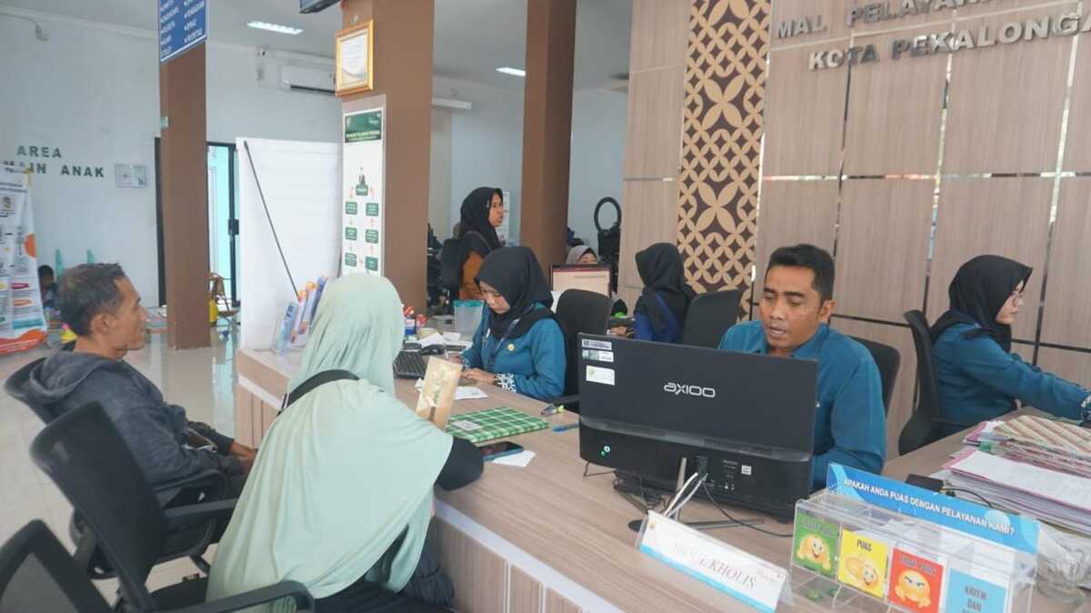 Leveraging OSS RBA and Public Service Mall, Pekalongan City's DPMPTSP Simplifies Business Licensing Access