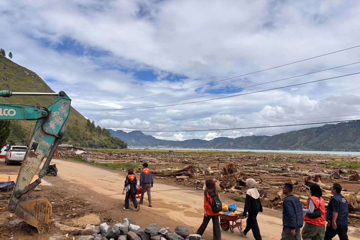 Central Aceh Disaster Survivors Receive Basic Food Aid Ahead of Ramadan