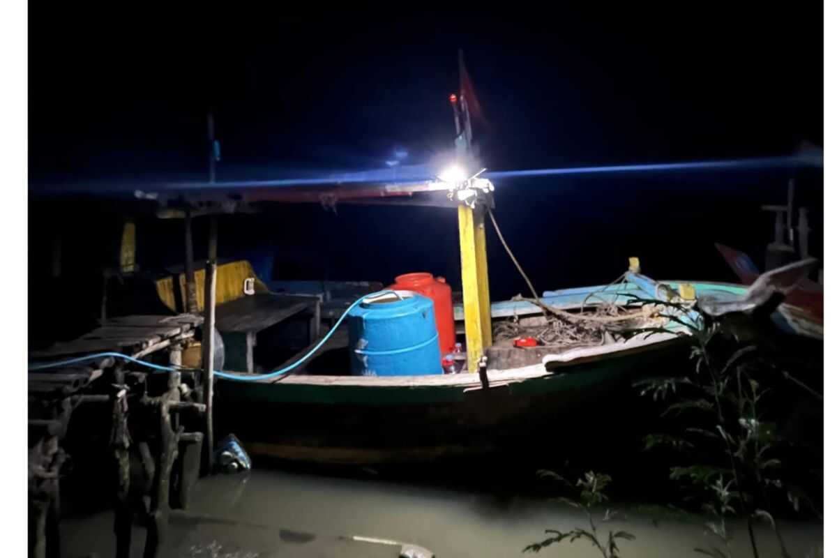 Solar-Powered Lighting Arrives as Cilamaya Fishermen Now Go to Sea More Safely and Productively